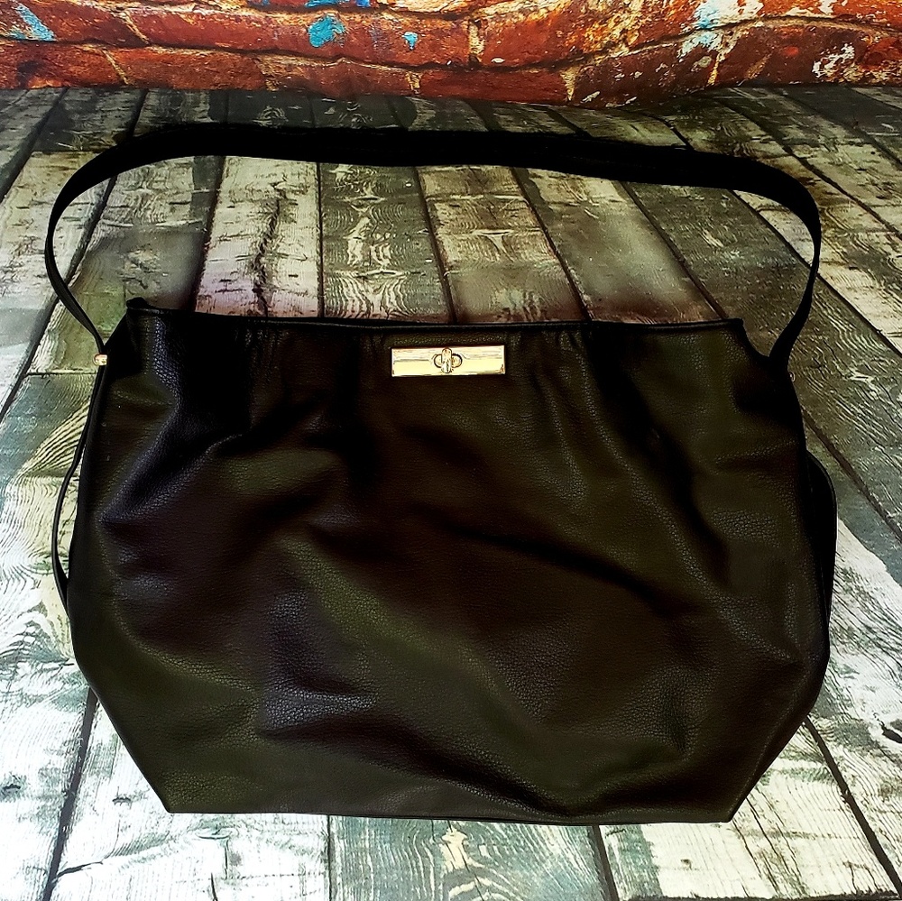 Black shoulder bag